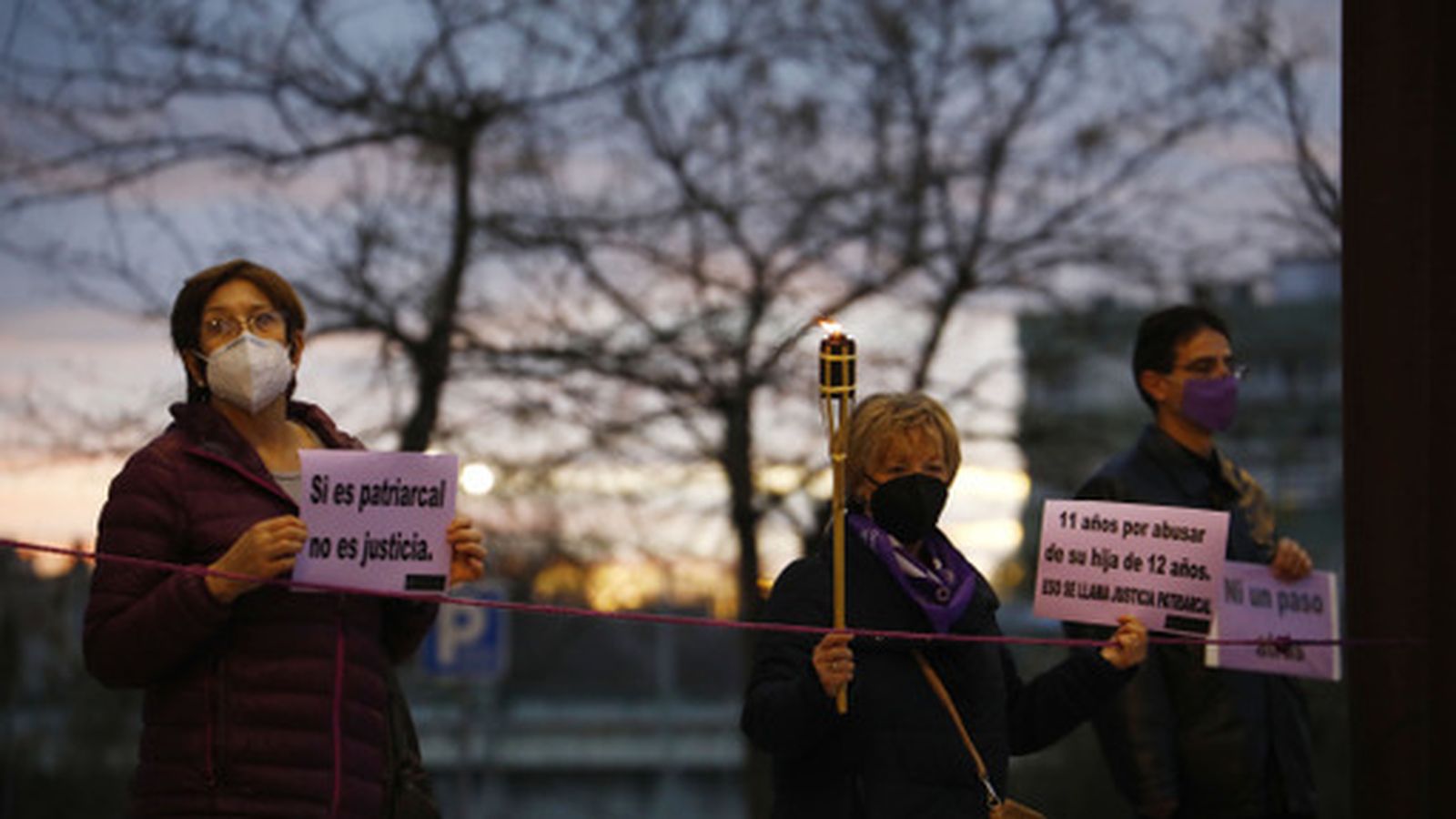 Concentración de la Plataforma cordobesa contra la Violencia de Género junto a la Ciudad de la Justicia.