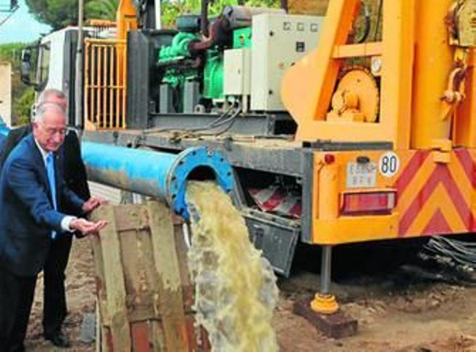 Gabriel Amat ha mostrado su compromiso por mejorar el abastecimiento de agua en toda la provincia.