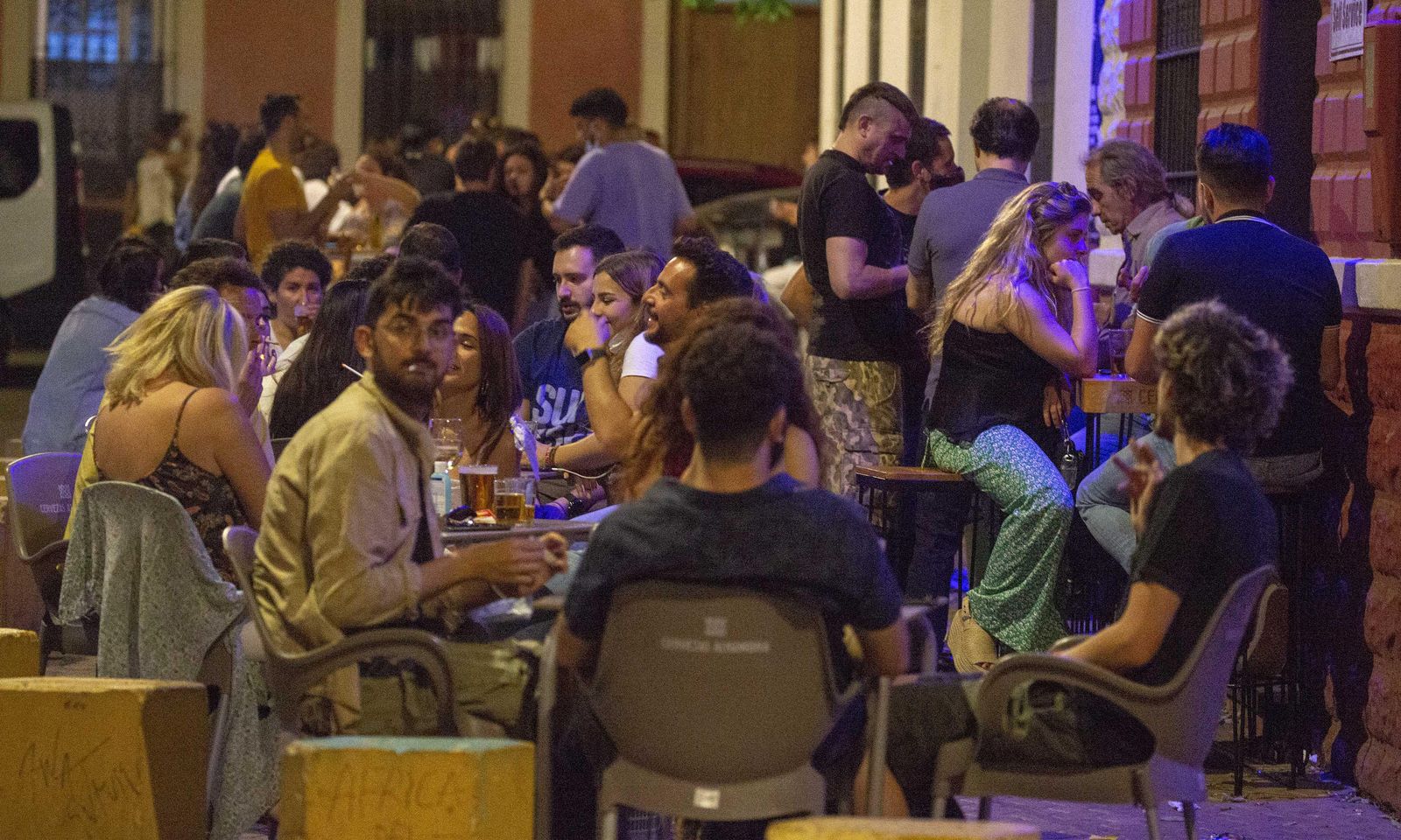 Preocupación ante un fin del estado de alarma festivo e irresponsable