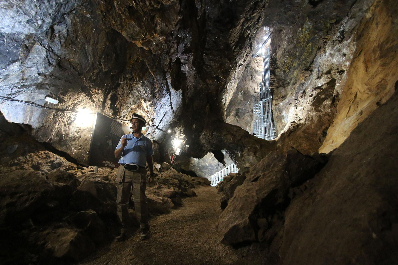 Fotogalería de la Geoda Gigante de Pulpí