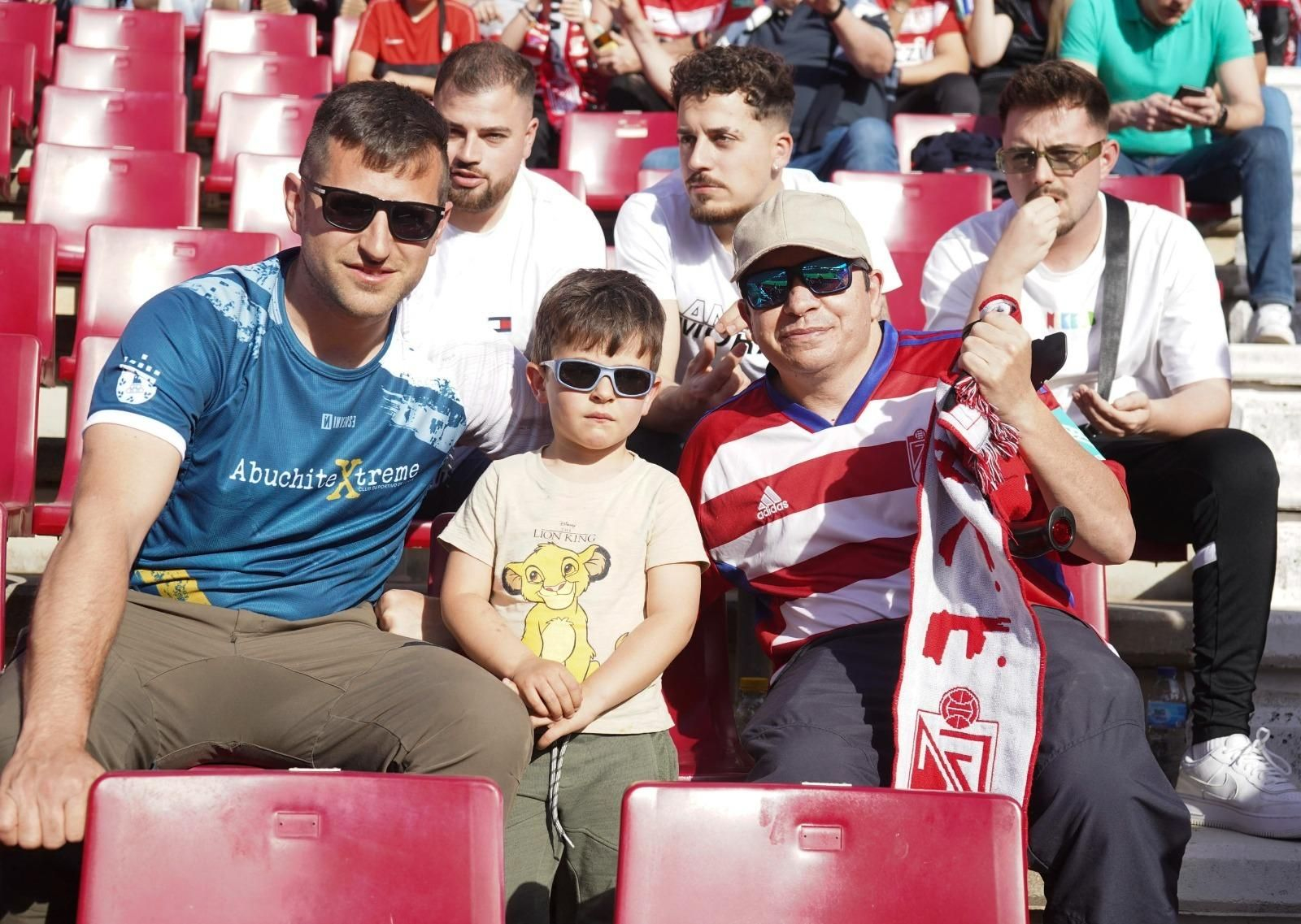 Encuéntrate en la grada en el Granada CF - Real Oviedo
