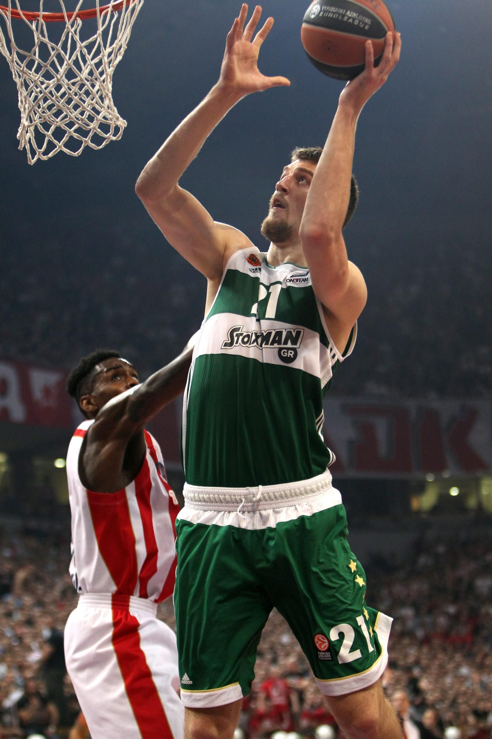 La carrera de Ognjen Kuzmic, en fotos