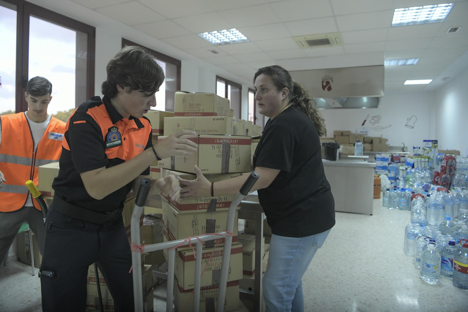 Galería | Granada se entrega a los afectados por la DANA de Valencia con recogidas solidarias
