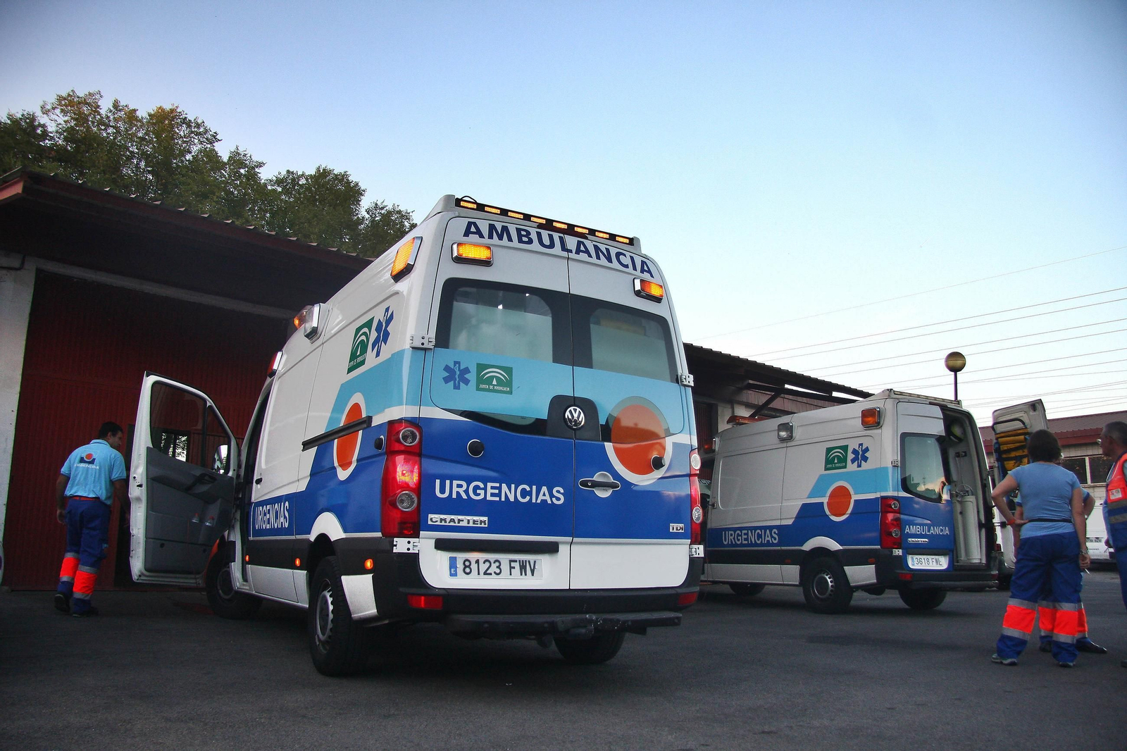 Ambulancias en las cocheras junto al Hospital Militar, en una imagen de archivo.