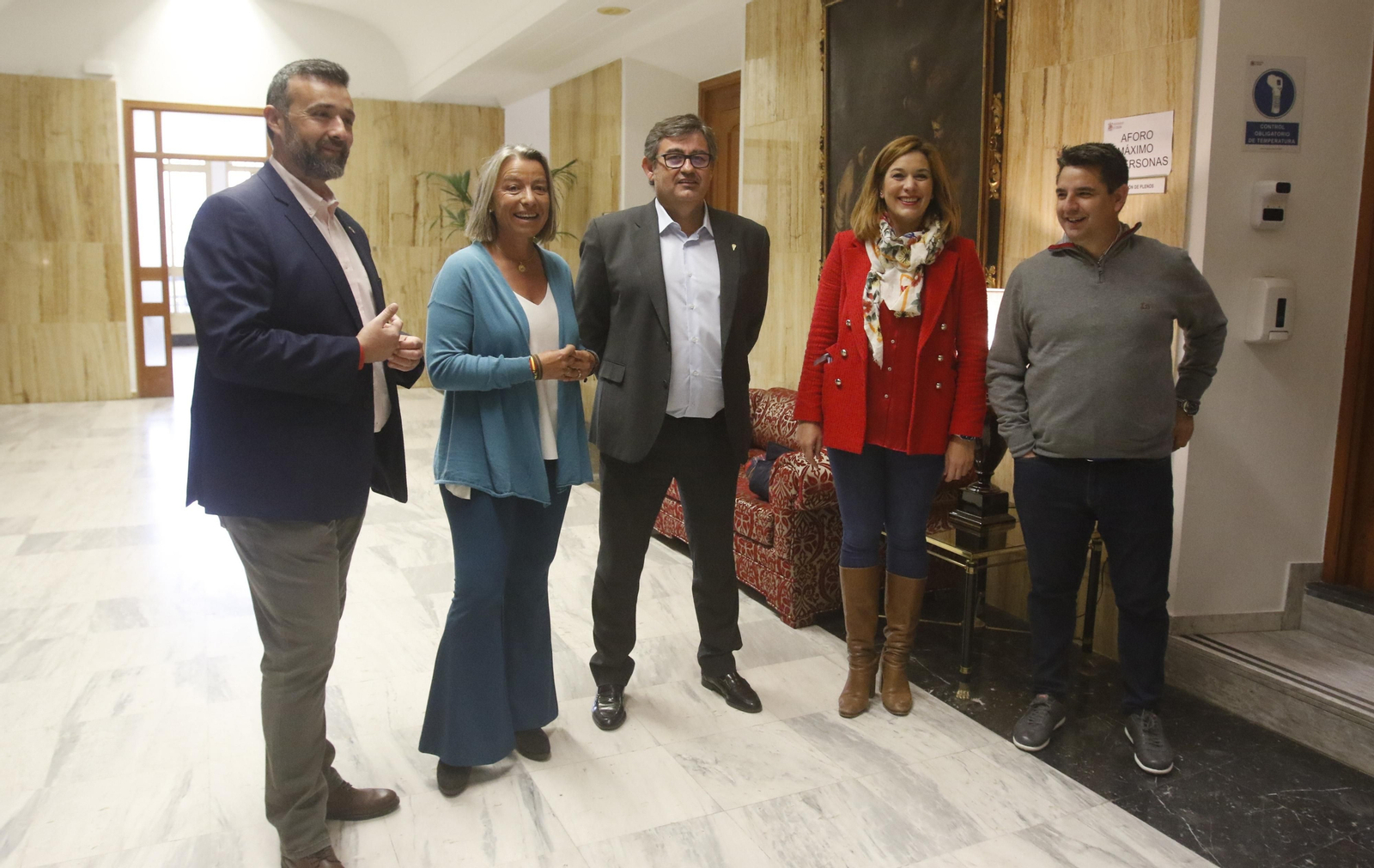 La recepción del Ayuntamiento al Córdoba CF por su ascenso a Primera RFEF, en imágenes