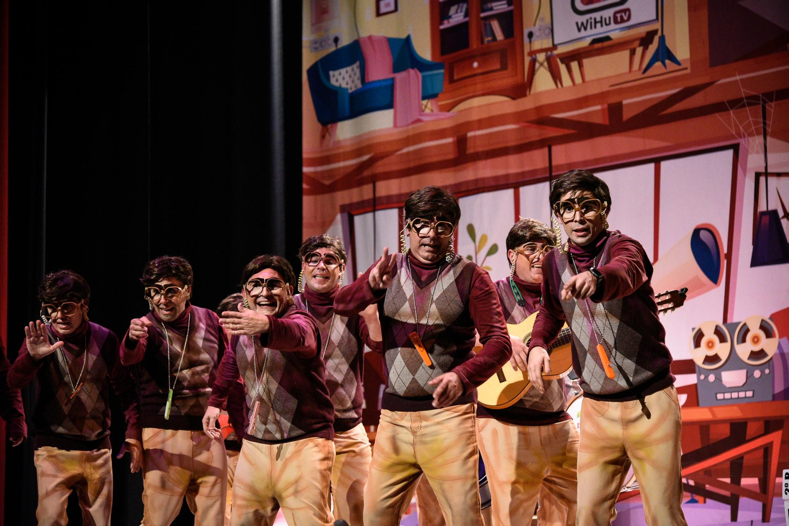 Imágenes de la chirigota Carmelo "El Wikipedia"