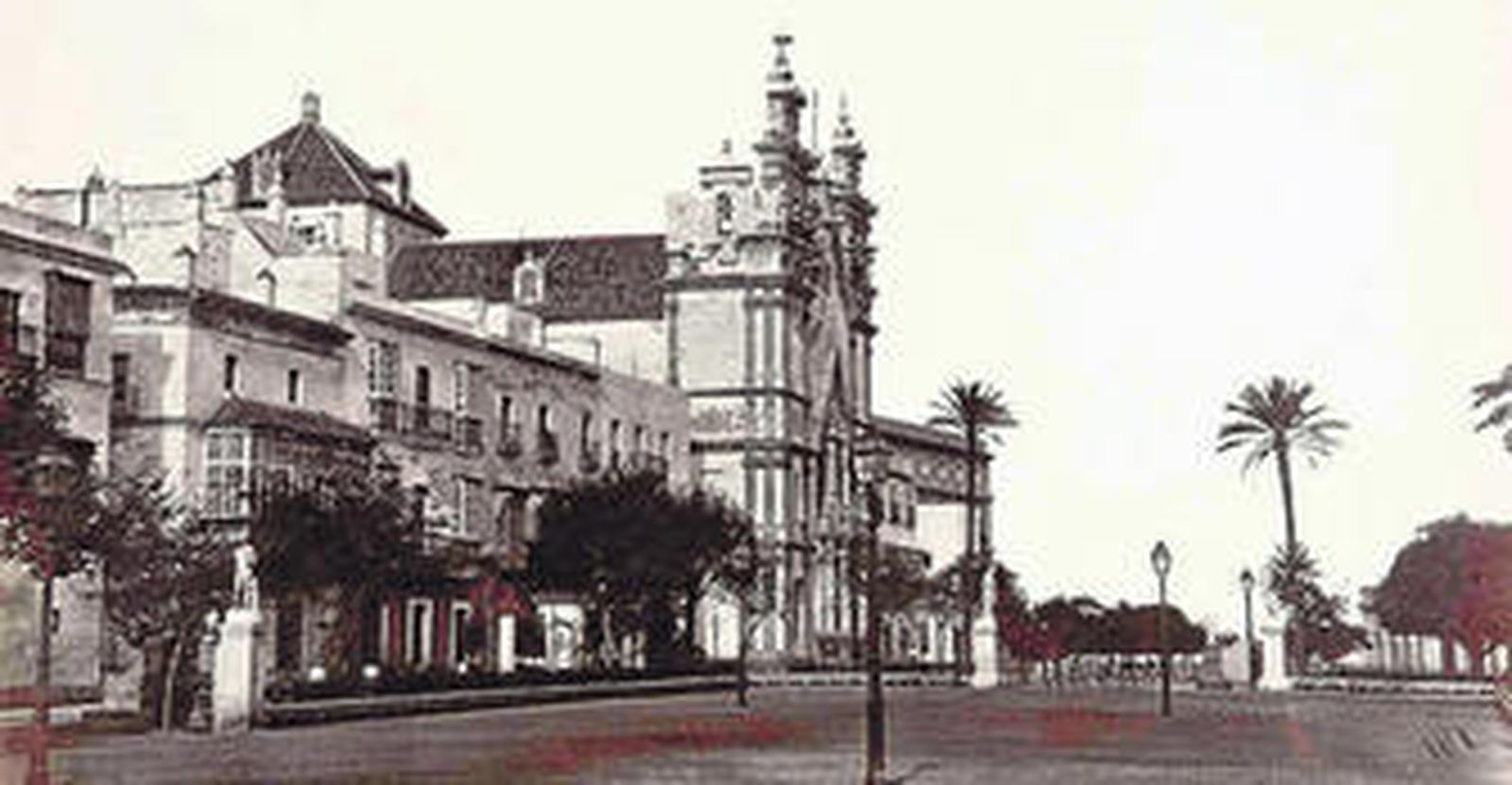 Fotografía de la iglesia del Carmen y la Alameda de Cádiz en el siglo XIX realizada por Charles Clifford, una de las imagénes que saldrán a subasta.