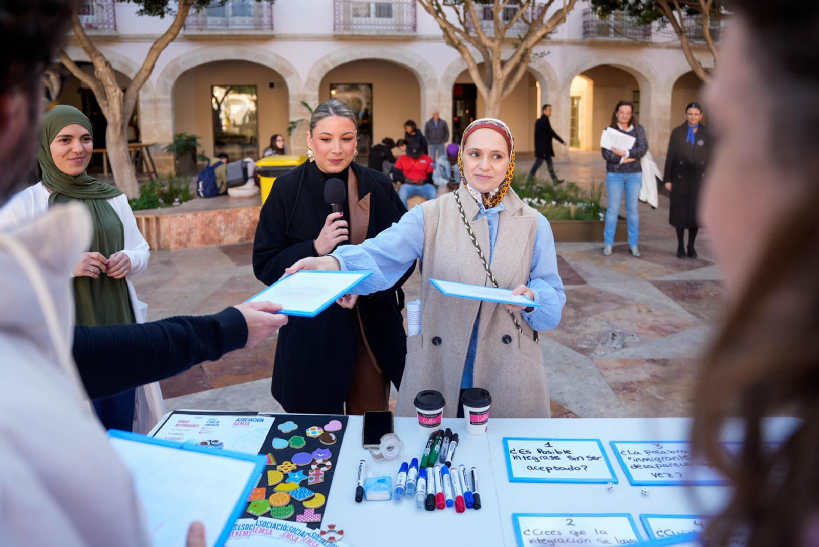 Almería reivindica la diversidad en el Día Internacional del Migrante, en imágenes