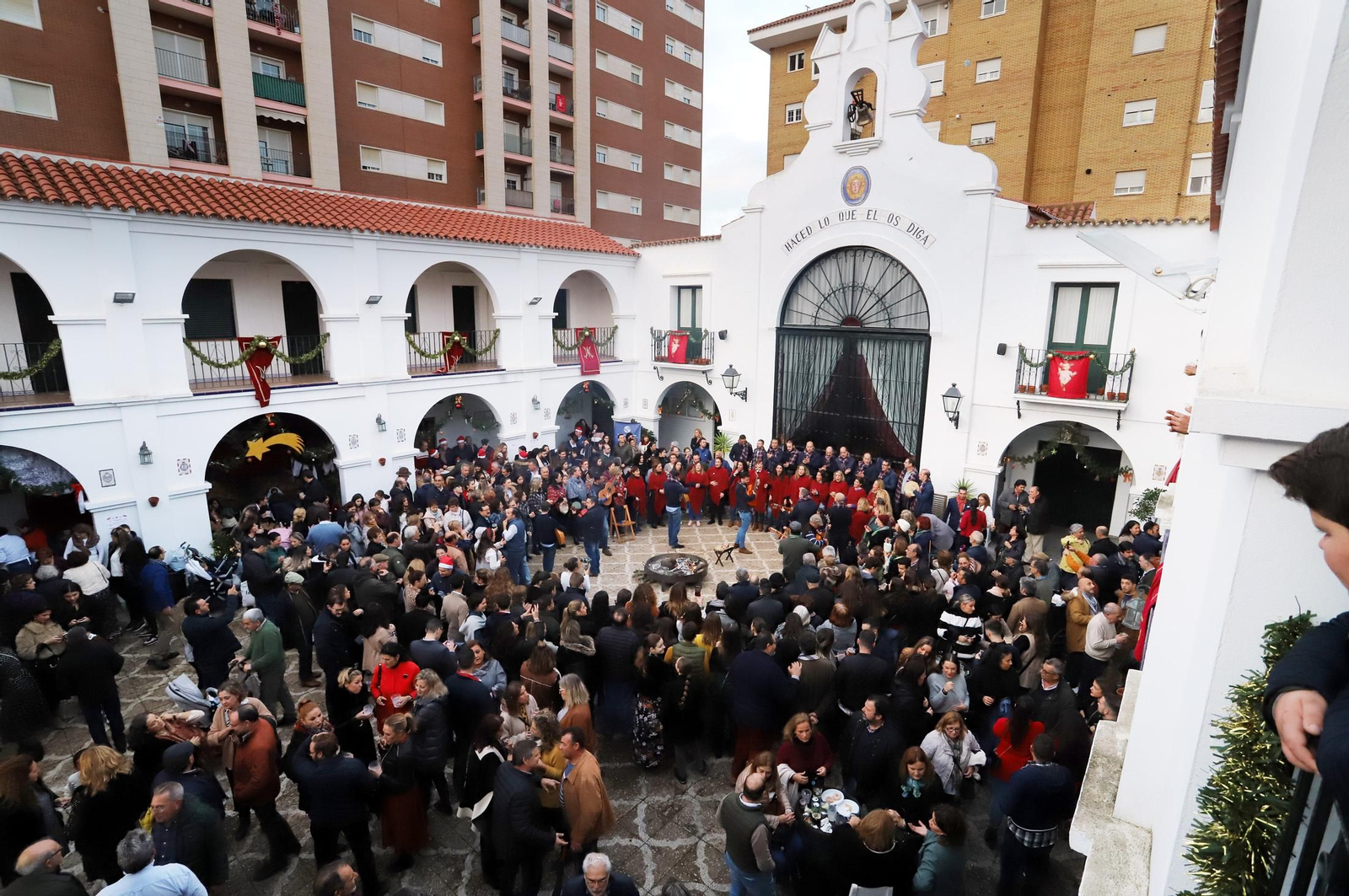 Imágenes de las Zambombás en la Hdad del Rocío de Huelva y Emigrantes