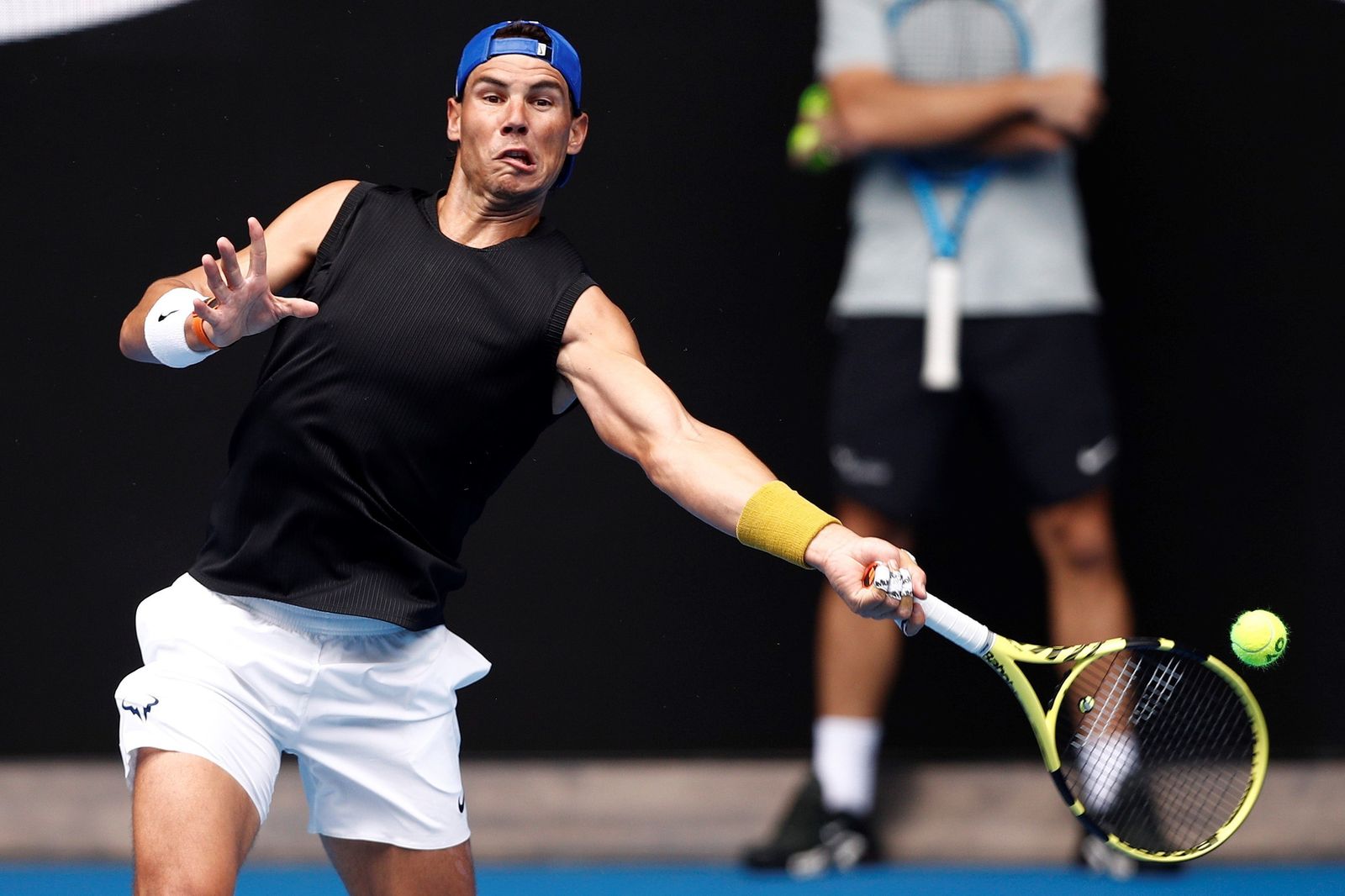 Nadal, entrenando en la pista Rod Laver Arena de Melbourne Park