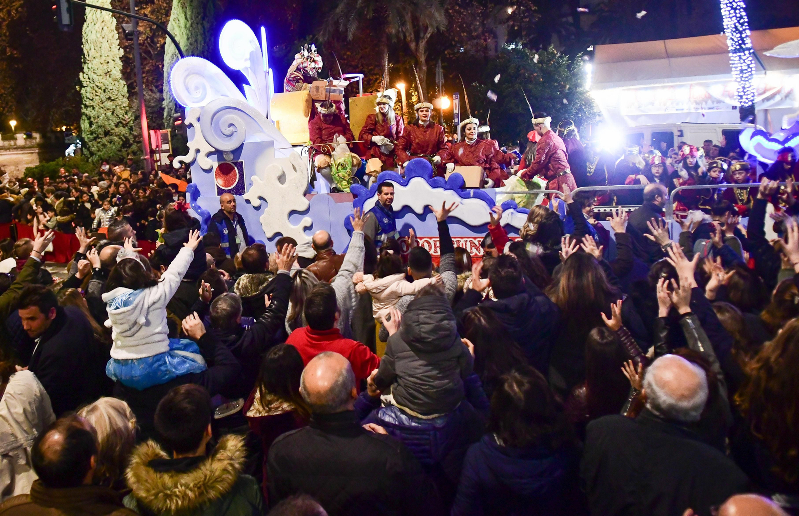 El Rey Gaspar a su paso por la Victoria.