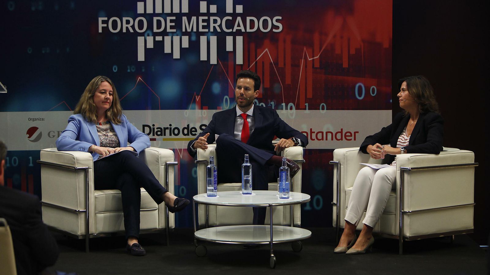 Laura Velasco, Miguel Ángel Moragón y Begoña Martínez, durante la mesa redonda.