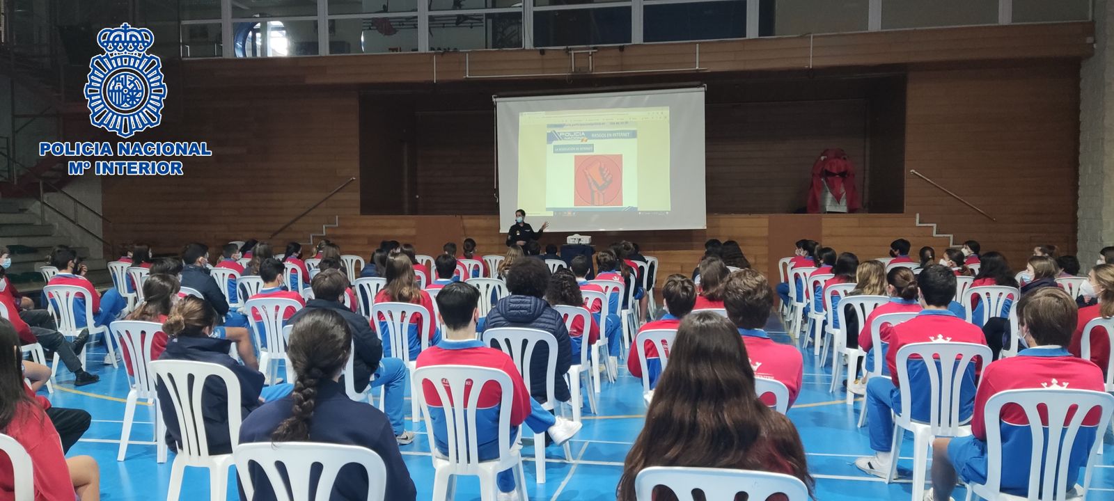 Una de las charlas en colegios impartidas por la Policía Nacional.