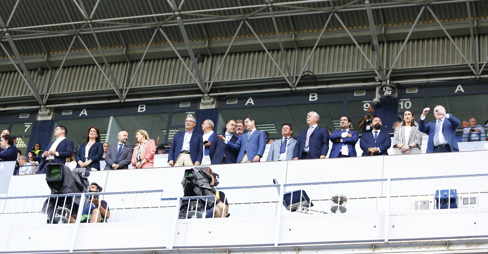 Autoridades, ayer, en el palco de La Rosaleda.