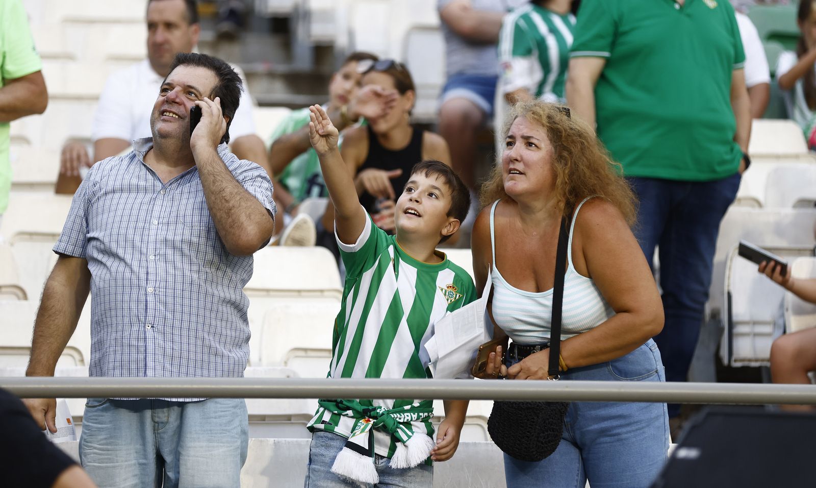Búscate en las fotos del partido Betis-Villarreal