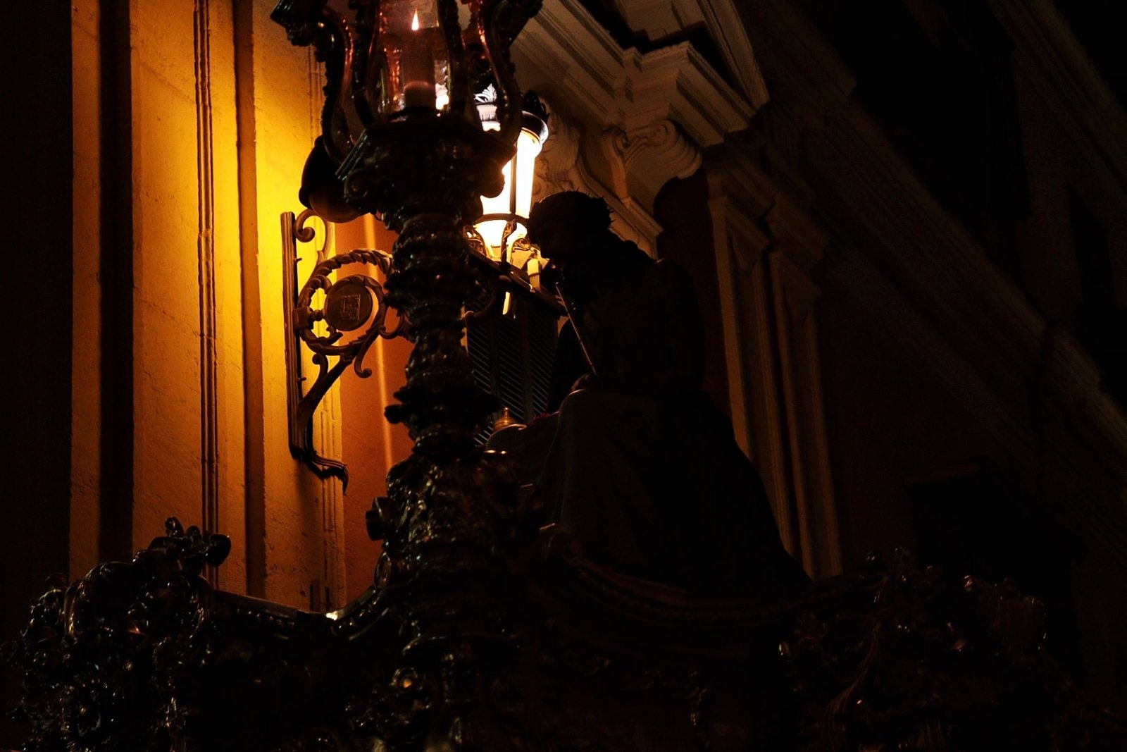 Estudiantes en el Lunes Santo en Málaga, en fotos