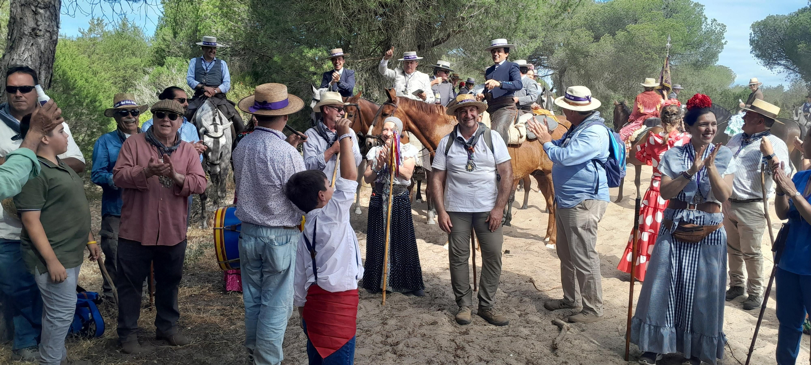 Imágenes de la Hermandad del Rocío de Jerez el viernes camino de la Aldea