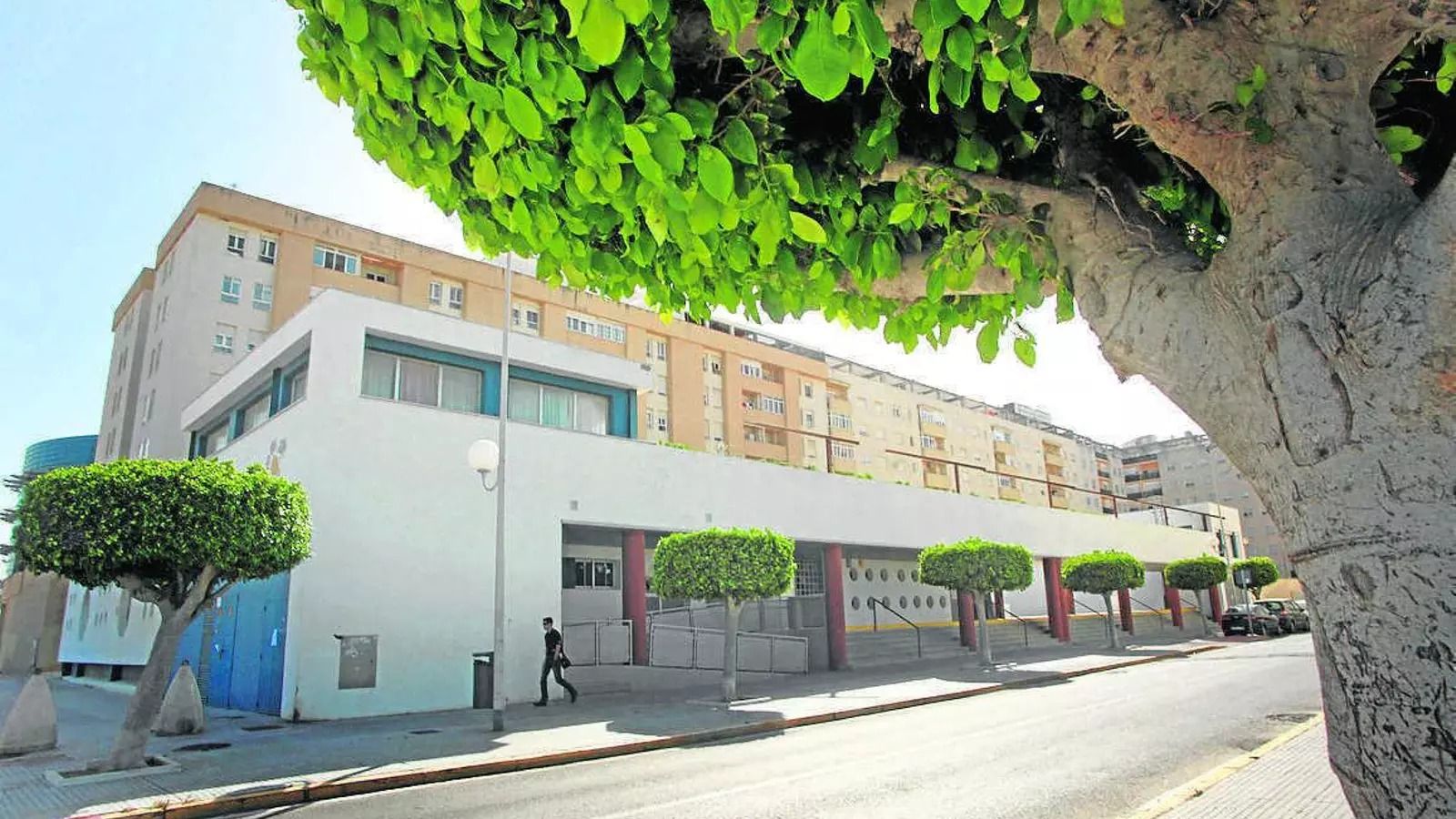 Edificio donde se encuentra la sede del barrio de Astilleros, en una imagen de archivo.