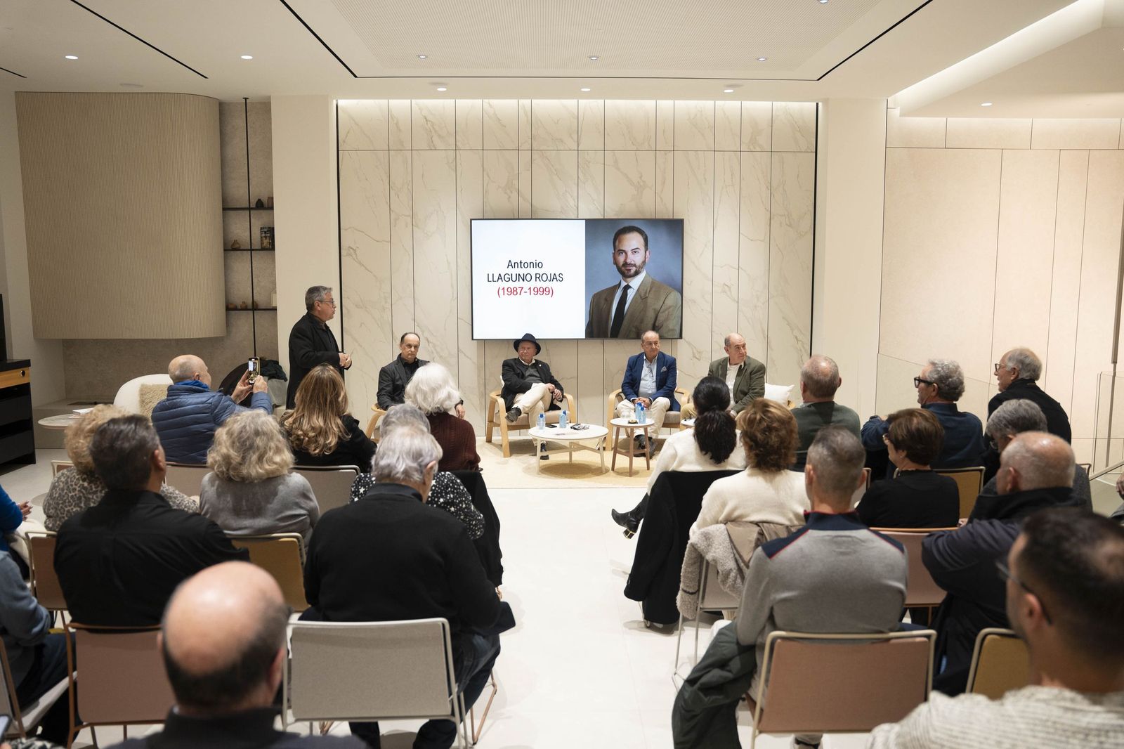 Un siglo de política local: Antonio Llaguno presenta en Almería su libro sobre las alcaldías de Cuevas del Almanzora