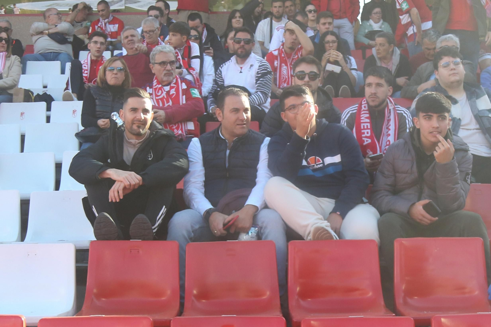 Encuéntrate en la grada de Los Cármenes en el Granada - Almería