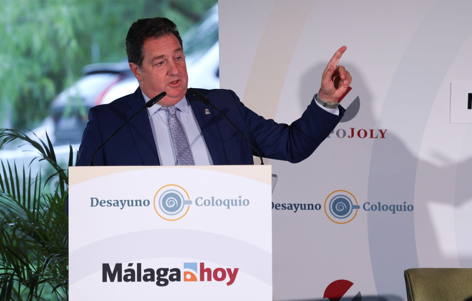 Las fotos que deja el desayuno-coloquio con el alcalde de Vélez-Málaga