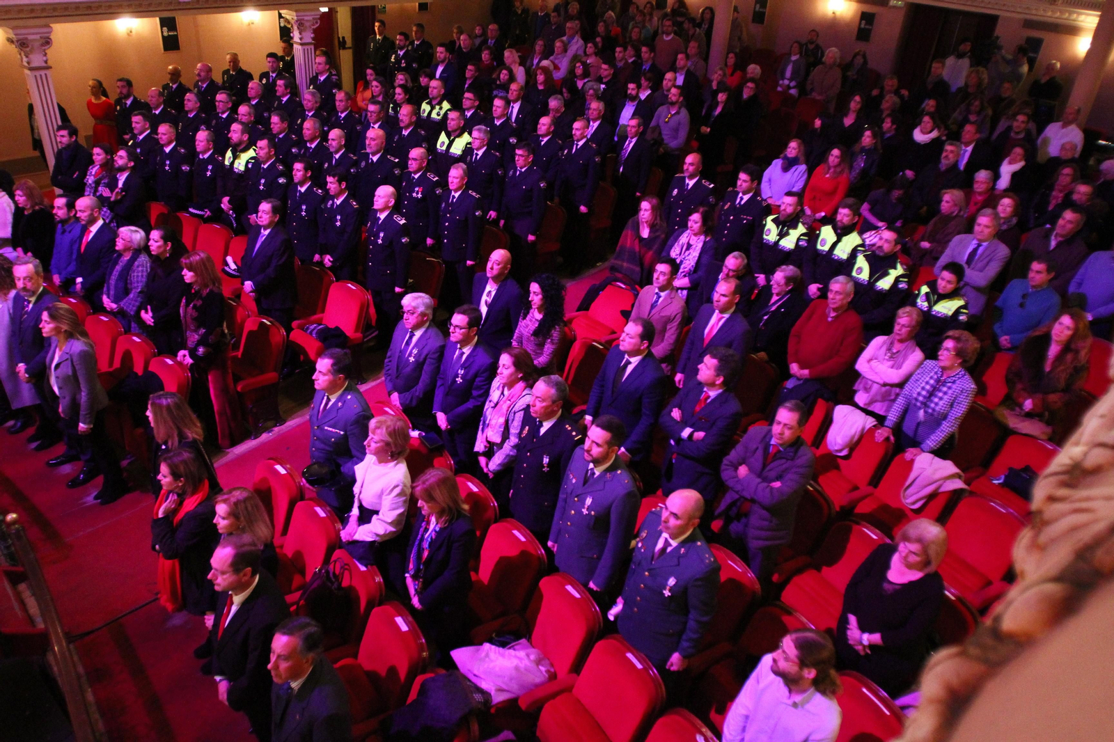 La policía Local entrega las medallas en el día de su patrón