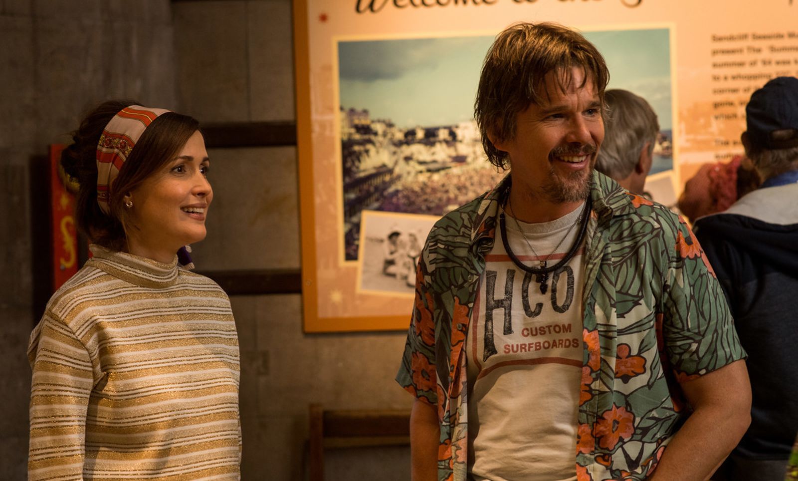 Rose Byrne y Ethan Hawke en una imagen de 'Juliet, desnuda'.