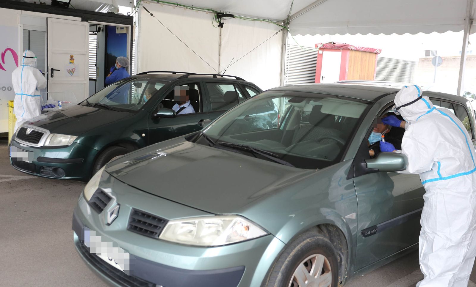 Coronavirus en Jerez:Imágenes del circuito Covid, Carpa de Urgencias,autocovid y hospital General