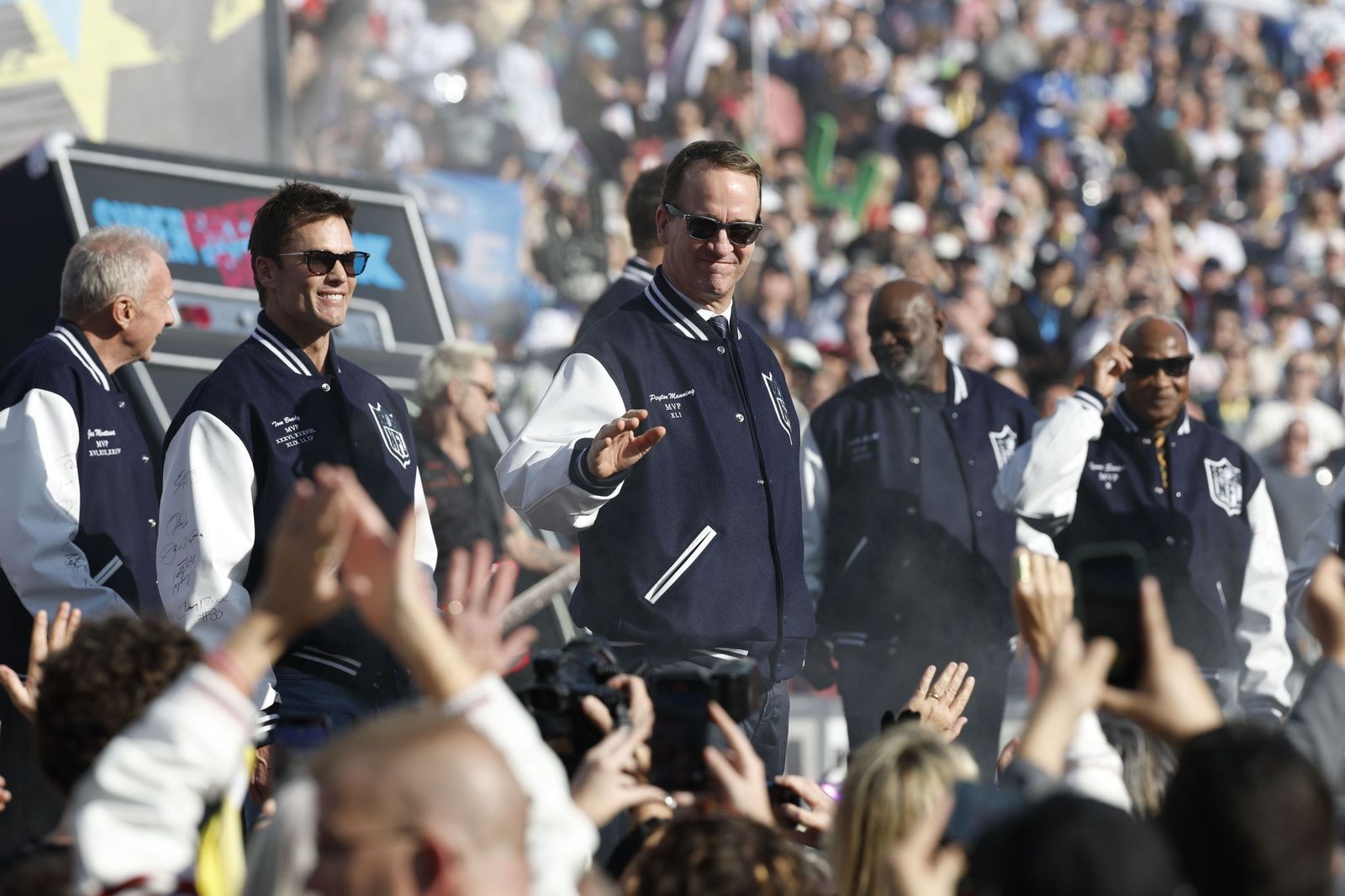 Las mejores fotos de la Super Bowl con la actuación de Bad Bunny