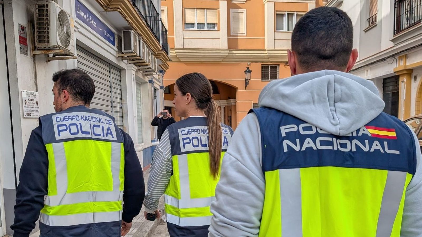 Interención de la Policía Nacional en La Línea.