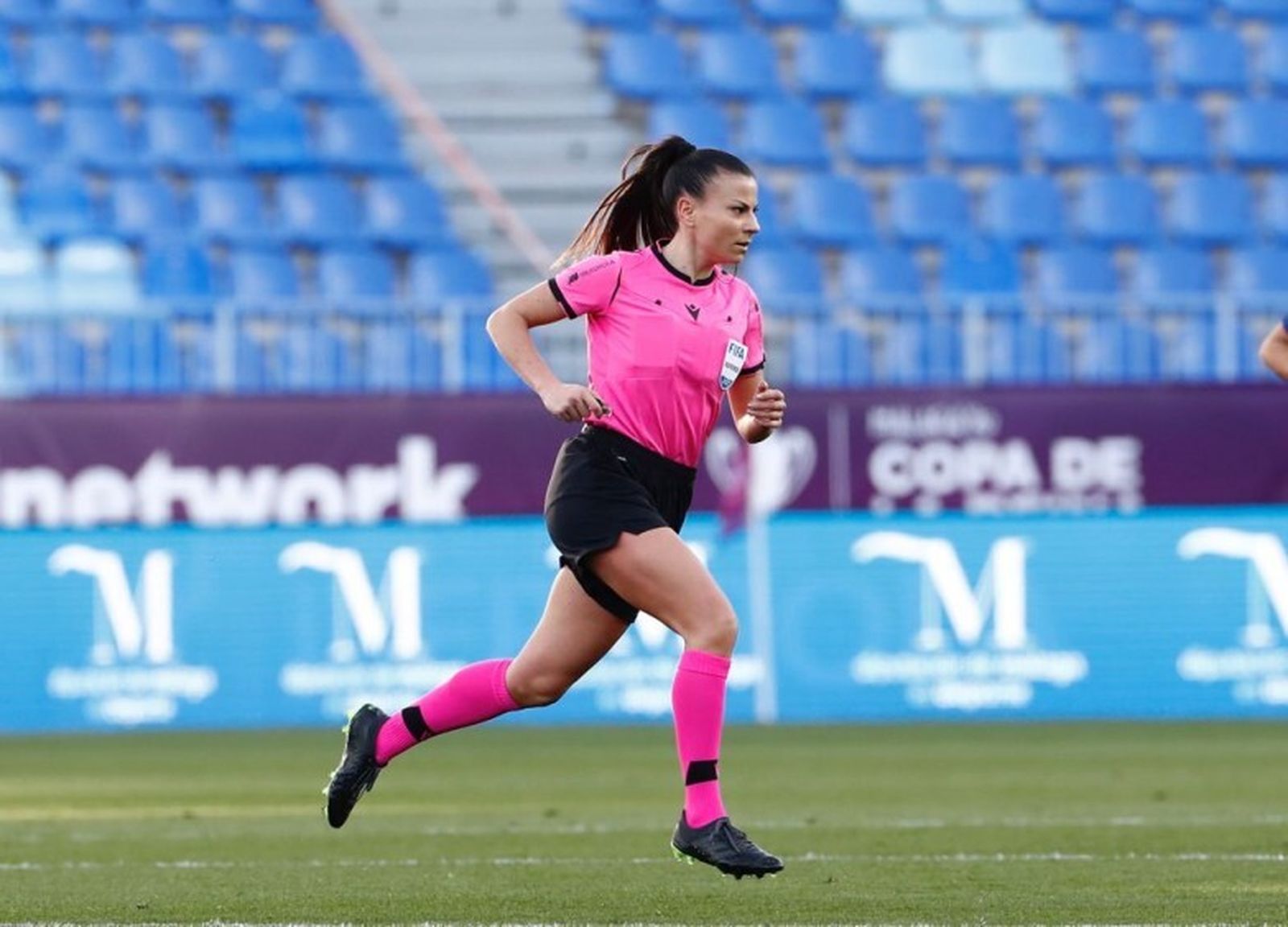 Las fotos de la final de la Copa de la Reina Barcelona-Logroño en La Rosaleda