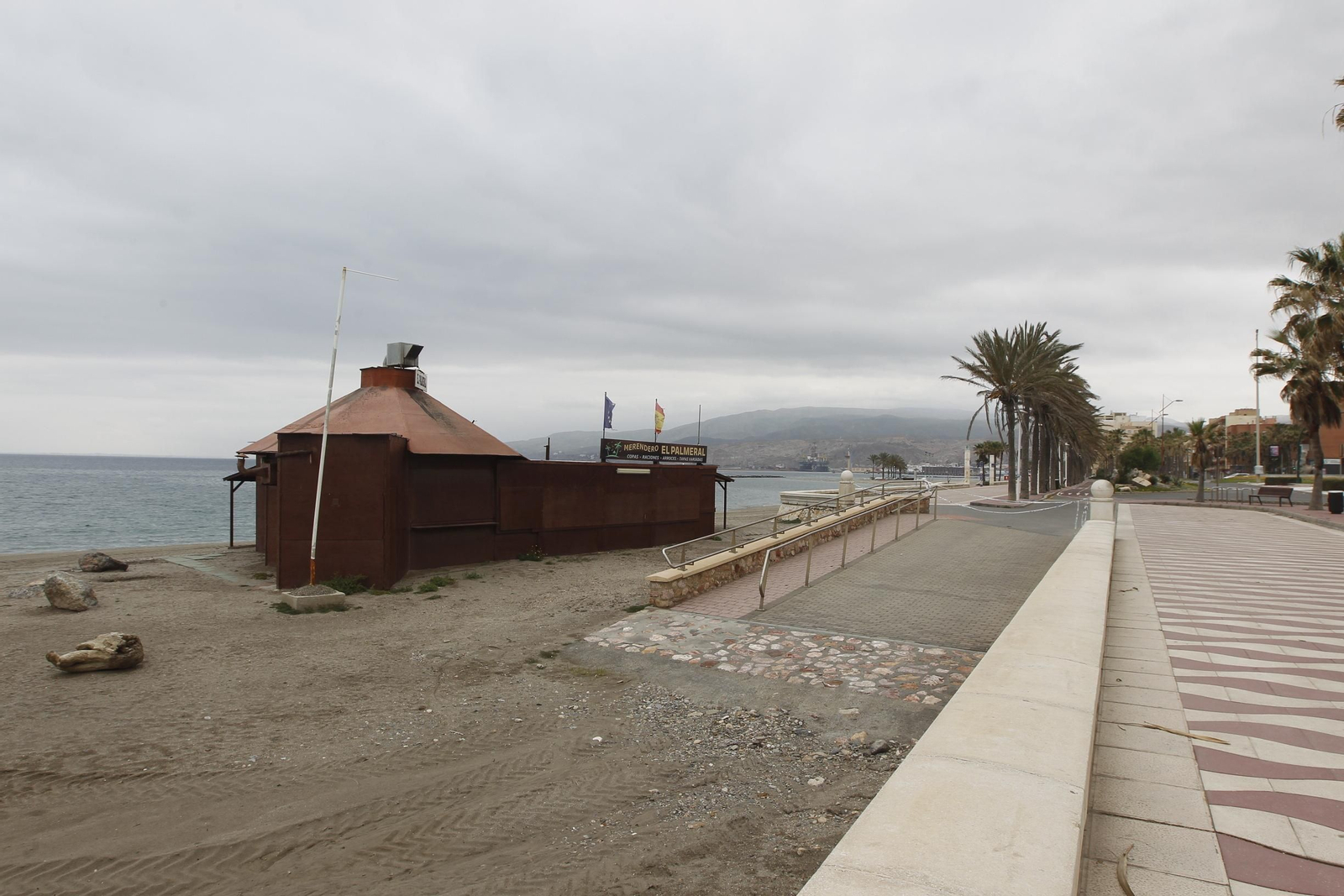 Fotogalería 'Almería, desierta en sábado'. Coronavirus-COVID-19