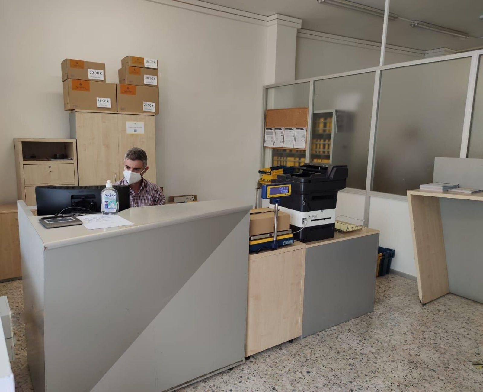 La oficina rural de Correos en Alhendín ya está totalmente digitalizada en un nuevo local