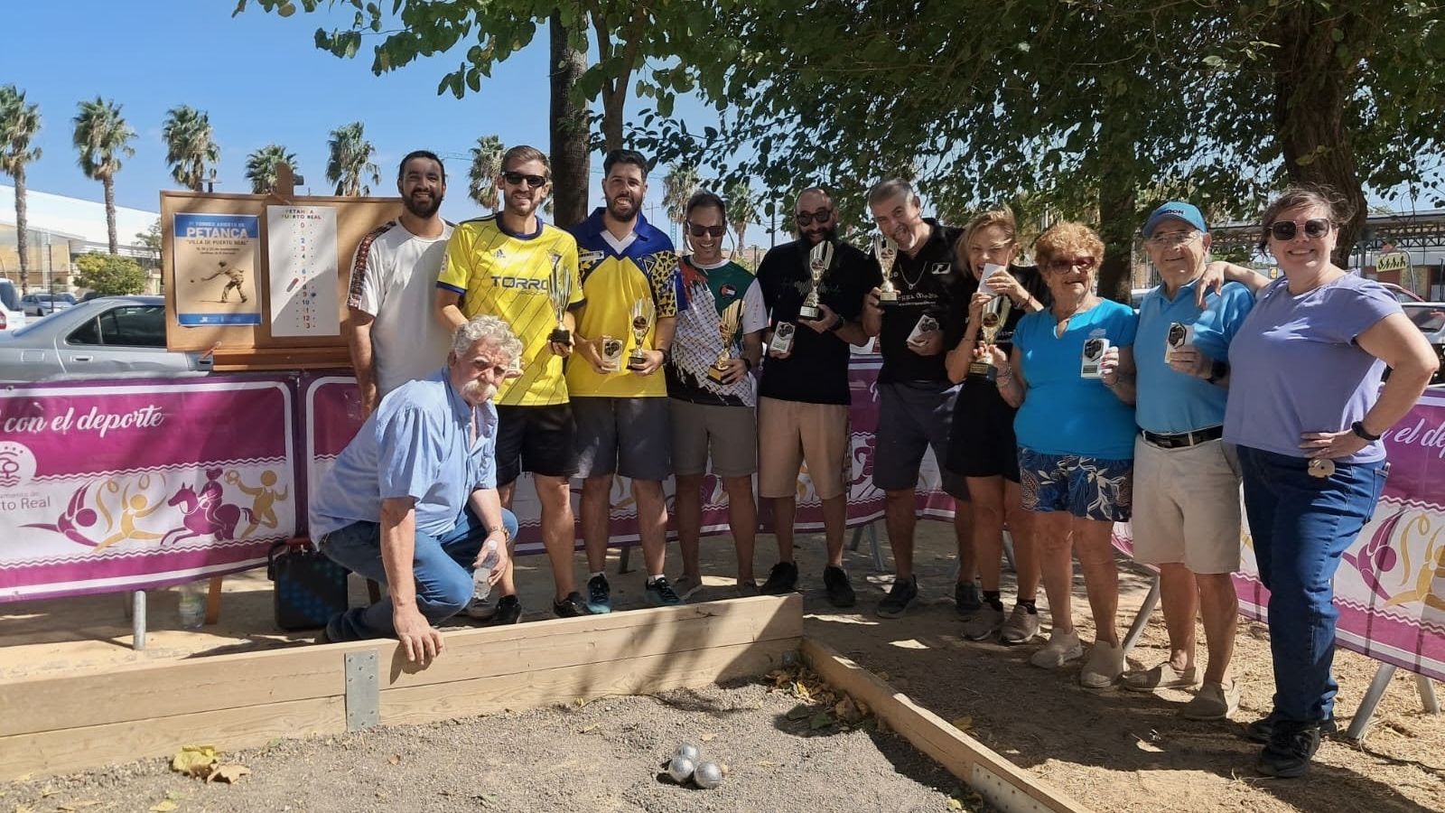 Entrega de trofeos del I Torneo de Petanca