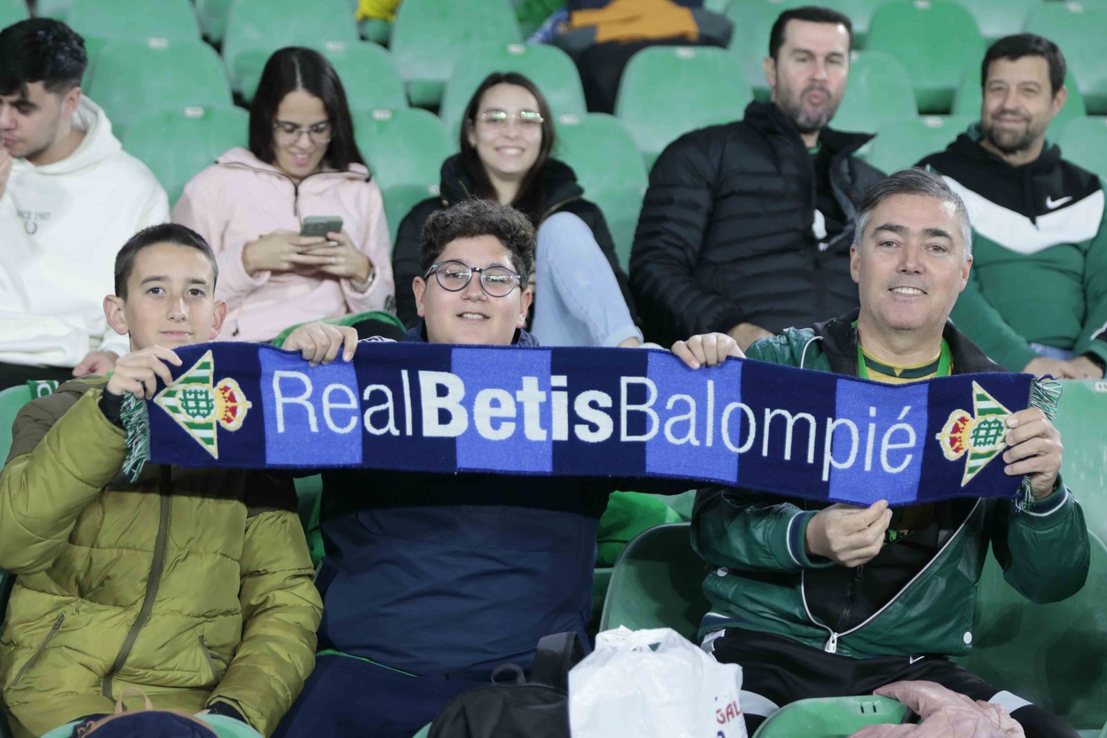 Búscate en las gradas del Villamarín