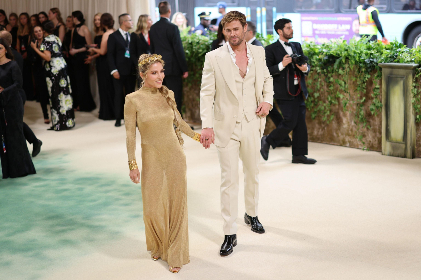 Elsa Pataky y su marido, Chris Hemsworth, ambos con modelos de Tom Ford