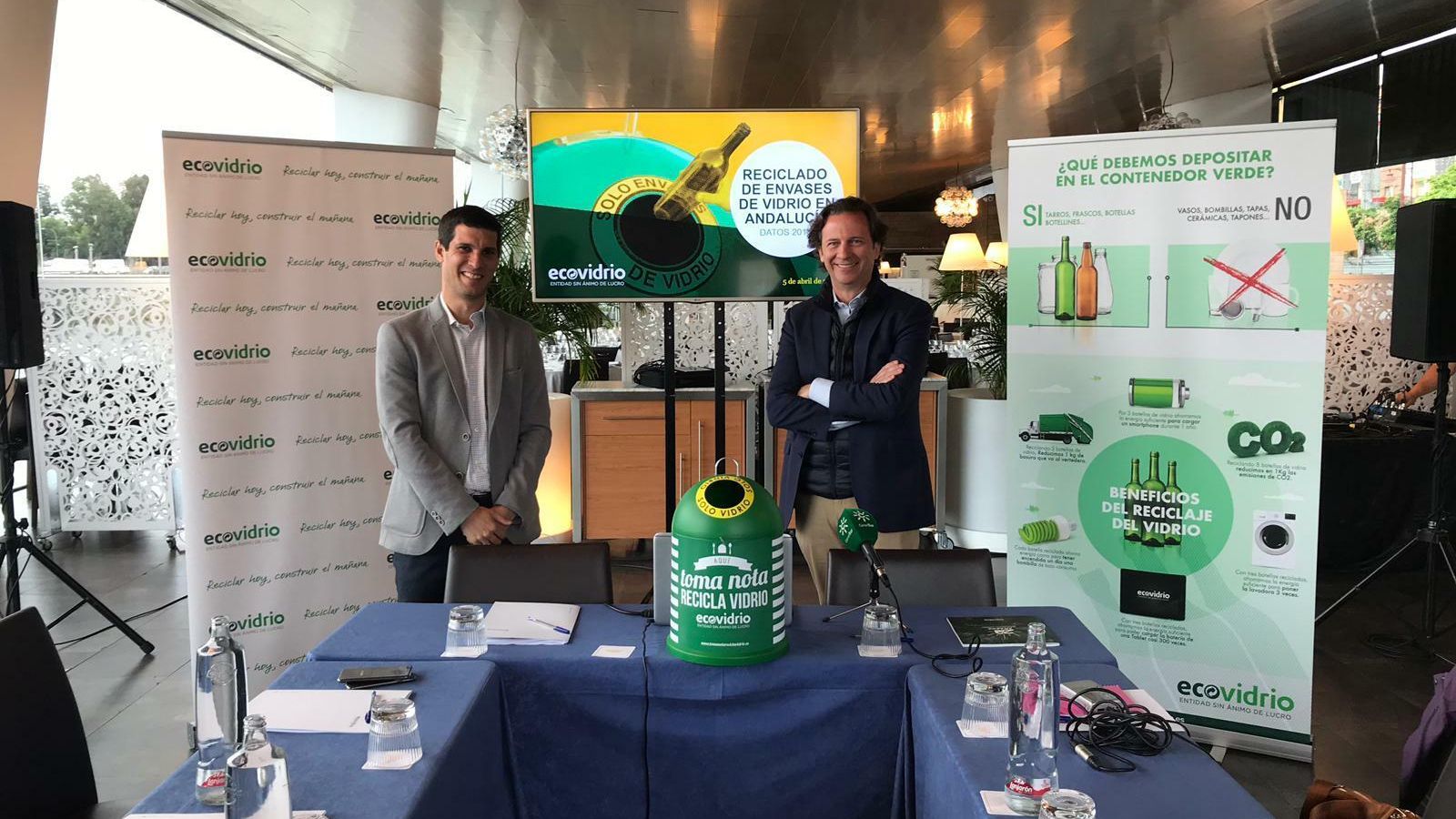 Presentación de los datos de reciclaje de vidrio en Andalucía.