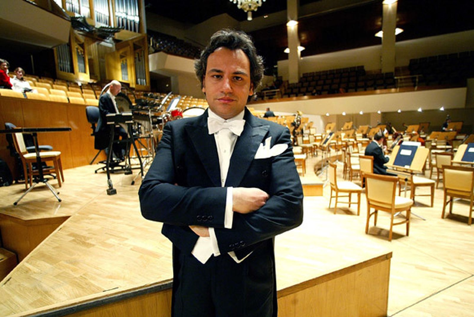 Halffter asegura haber pedido una reducción de su sueldo del 12,5%