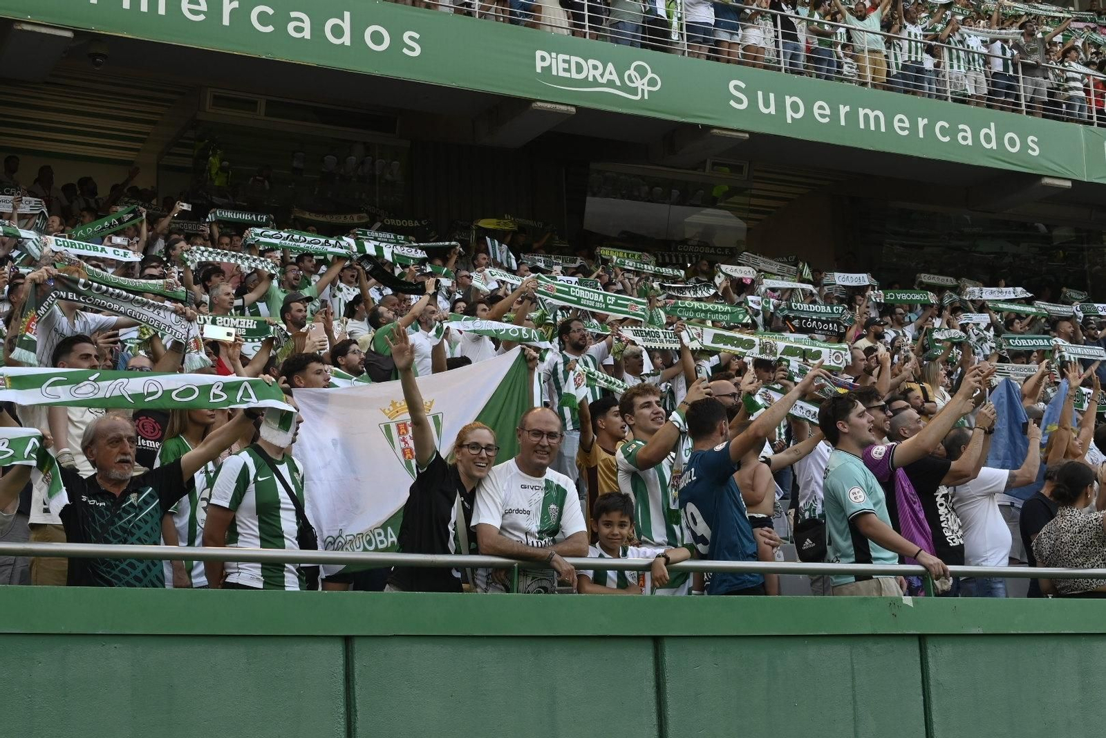 Las mejores fotos del ambiente en El Arcángel para el Córdoba CF - Barcelona Atlétic