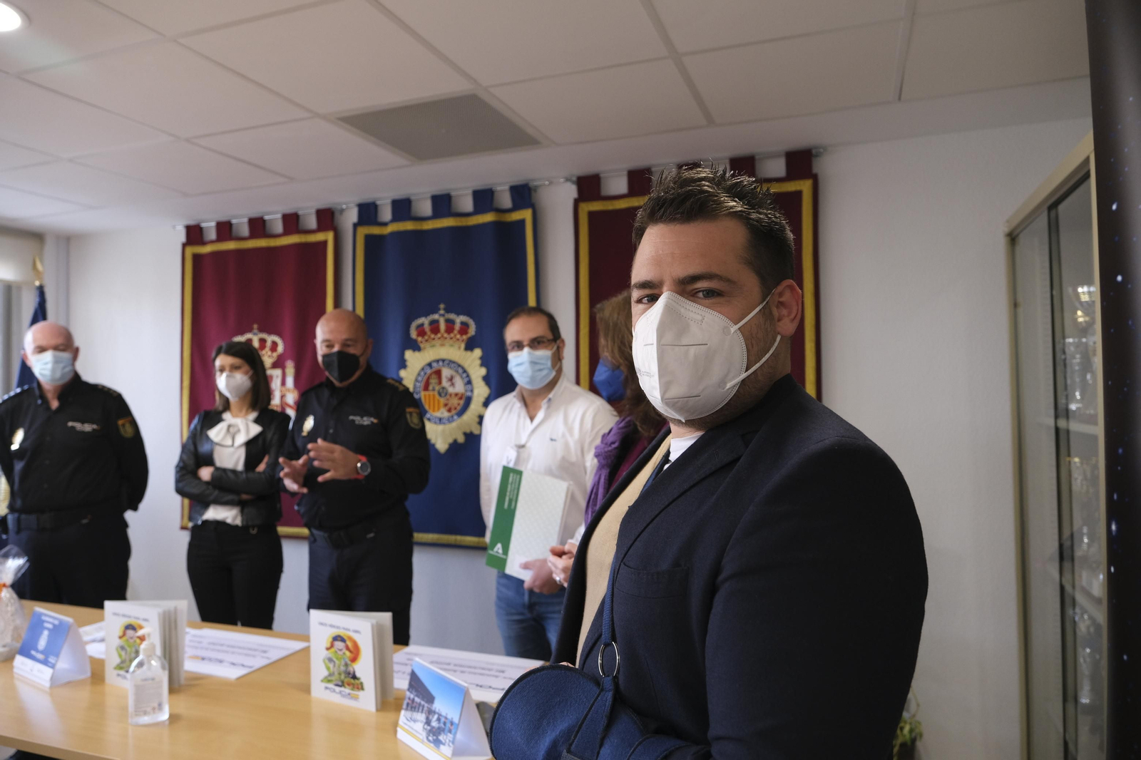 Presentación calendario solidario asociación autismo Dárata. Almería