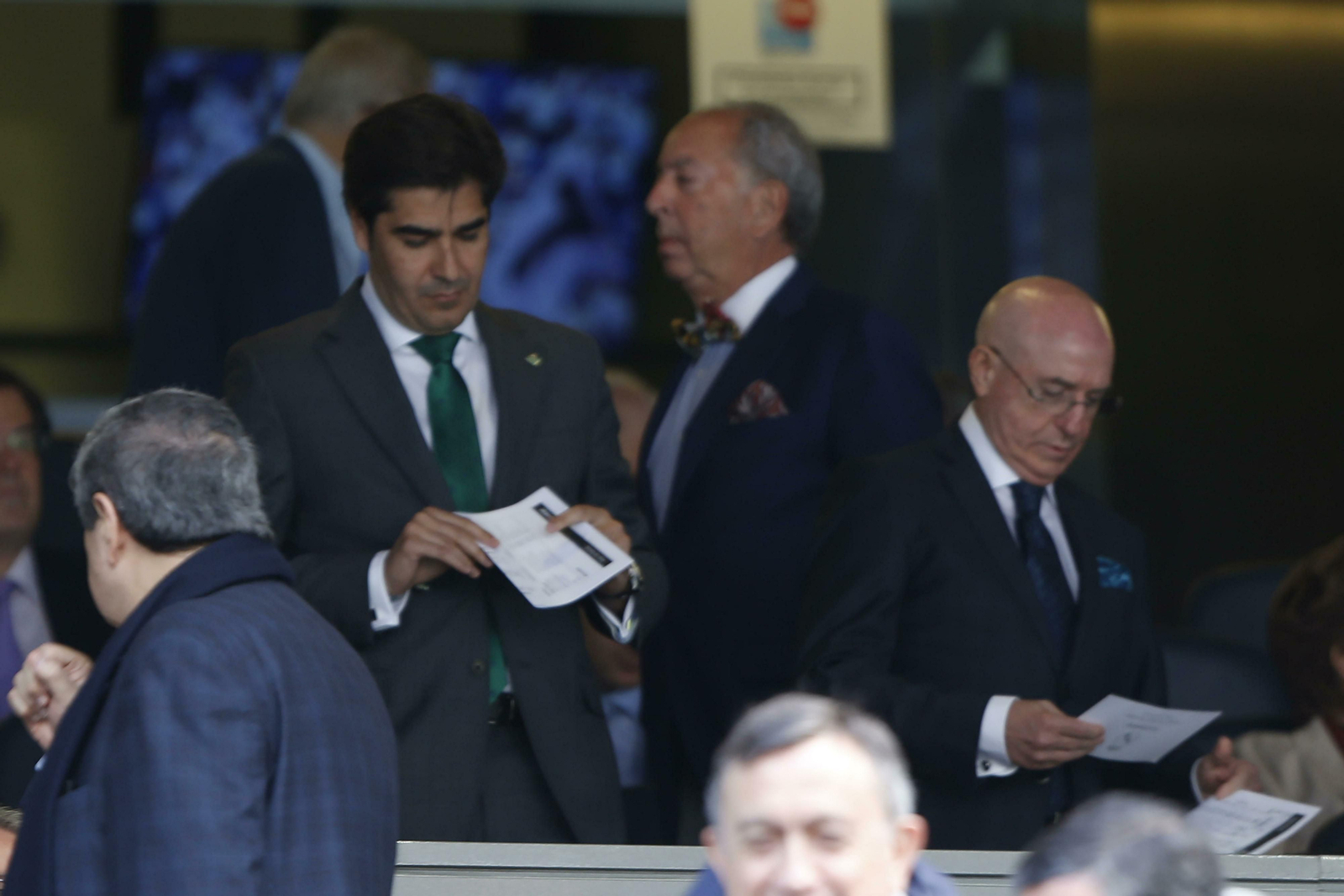 Ángel Haro junto a Serra, hoy en el palco del Bernabéu.