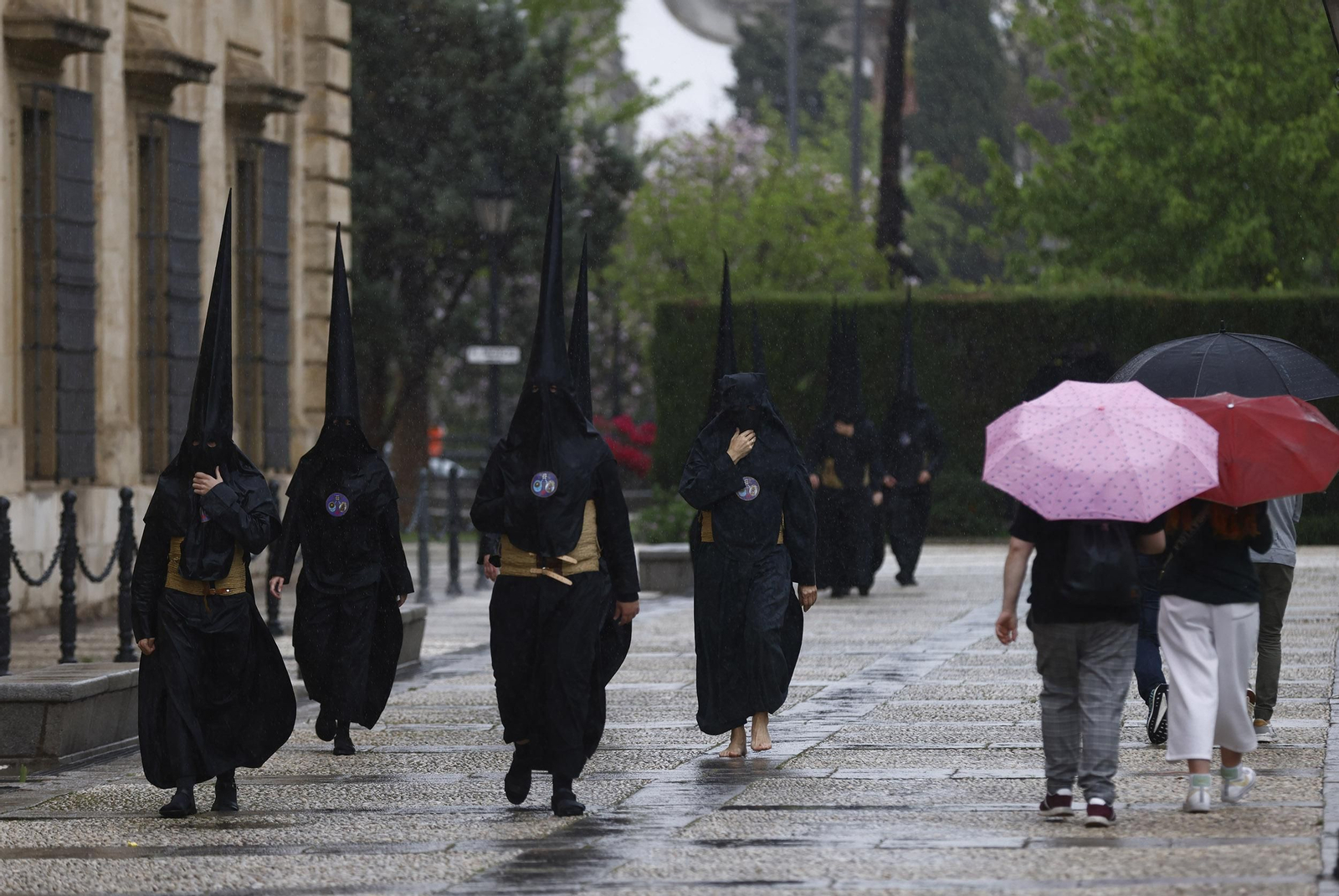 Fotos de Los Estudiantes el Martes Santo en la Semana Santa de Sevilla
