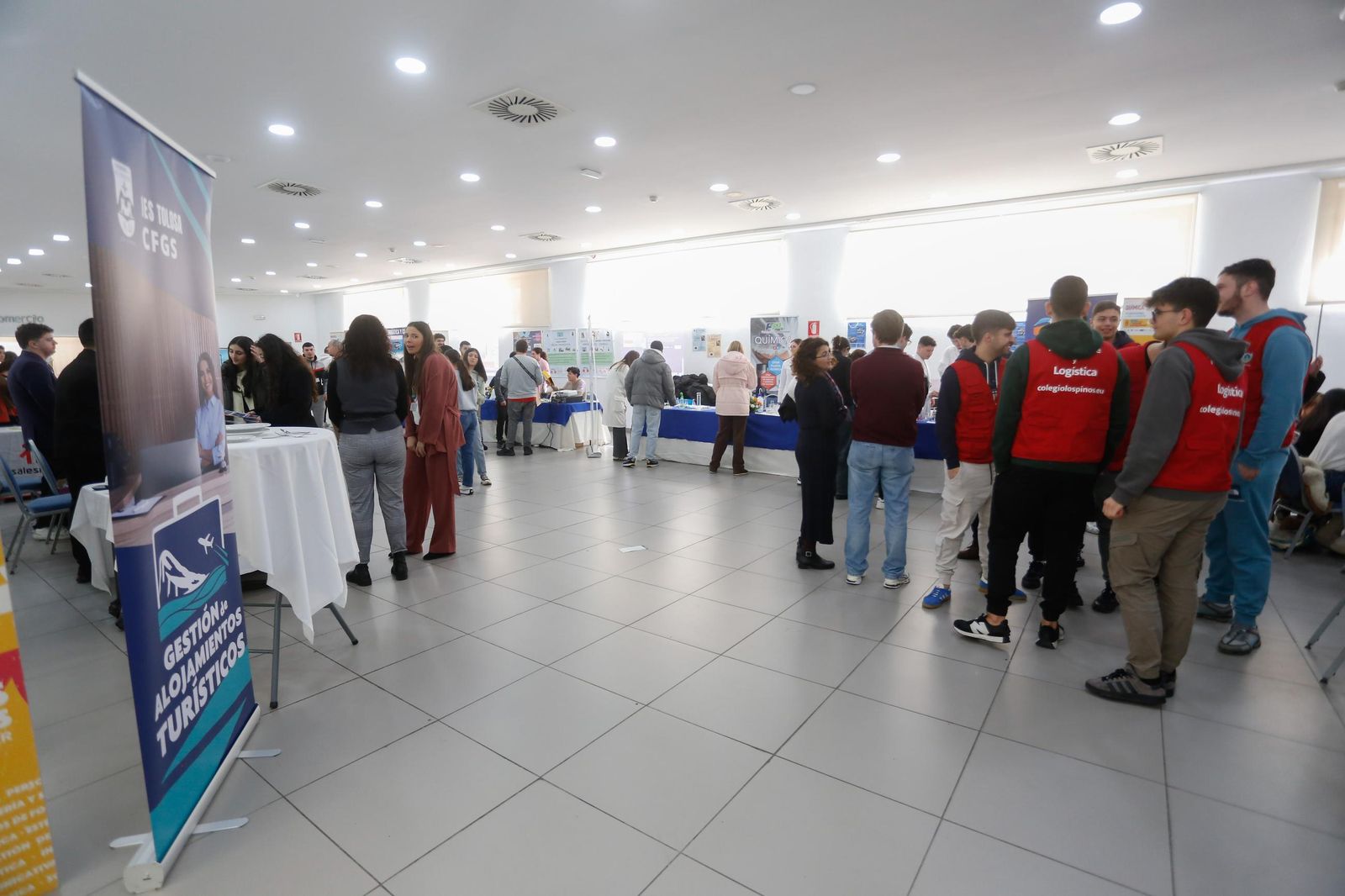 Las fotos de la XIII Feria de Ciclos Formativos Campo de Gibraltar en el Palacio de Congresos de La Línea