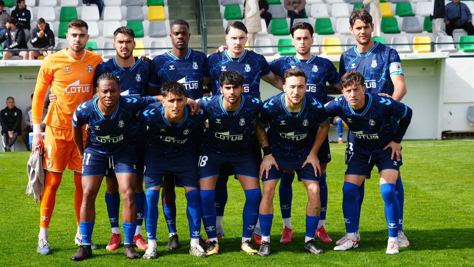 Formación inicial de la Balona en su visita a Pozoblanco