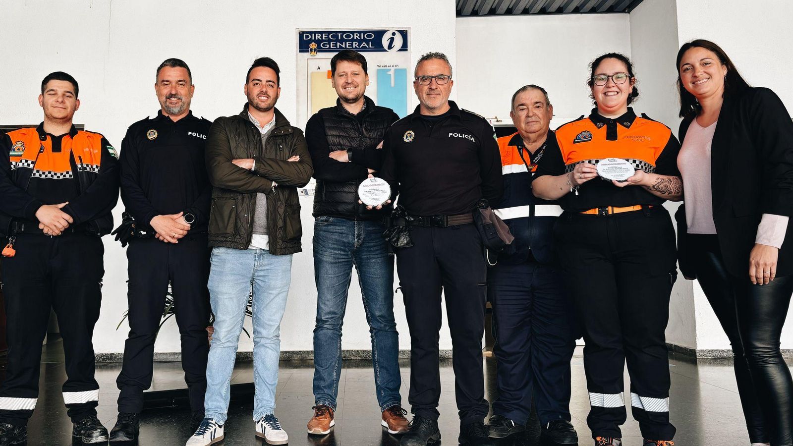 Placa de agradecimiento a la Policía Local y a Protección Civil de El Puerto de Santa María.