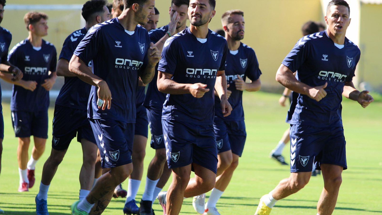 El UCAM ha entrenado este miércoles en El Mayayo con la mente puesta en el Xerez DFC.