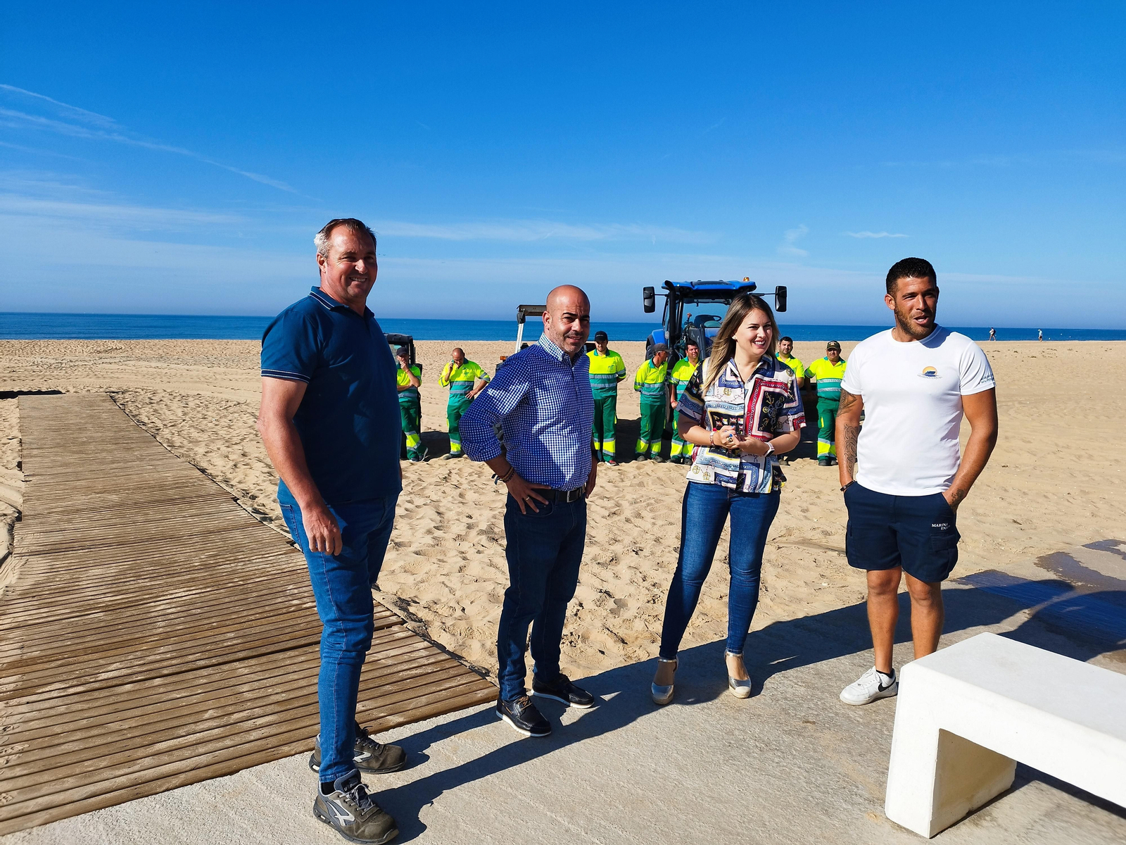 Visita de los concejales en funciones de Turismo y Mantenimiento a las labores de limpieza.