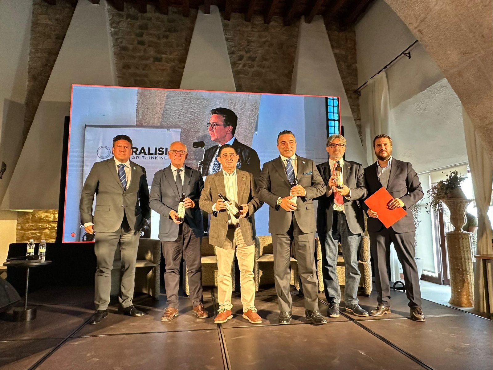 Autoridades y representantes de Pieralisi, en la inauguración de las jornadas.