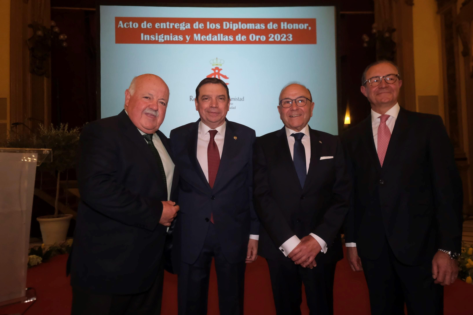 El Real Círculo de la Amistad de Córdoba entrega sus reconocimientos, en imágenes El Real Círculo de la Amistad de Córdoba entrega sus reconocimientos, en imágenes