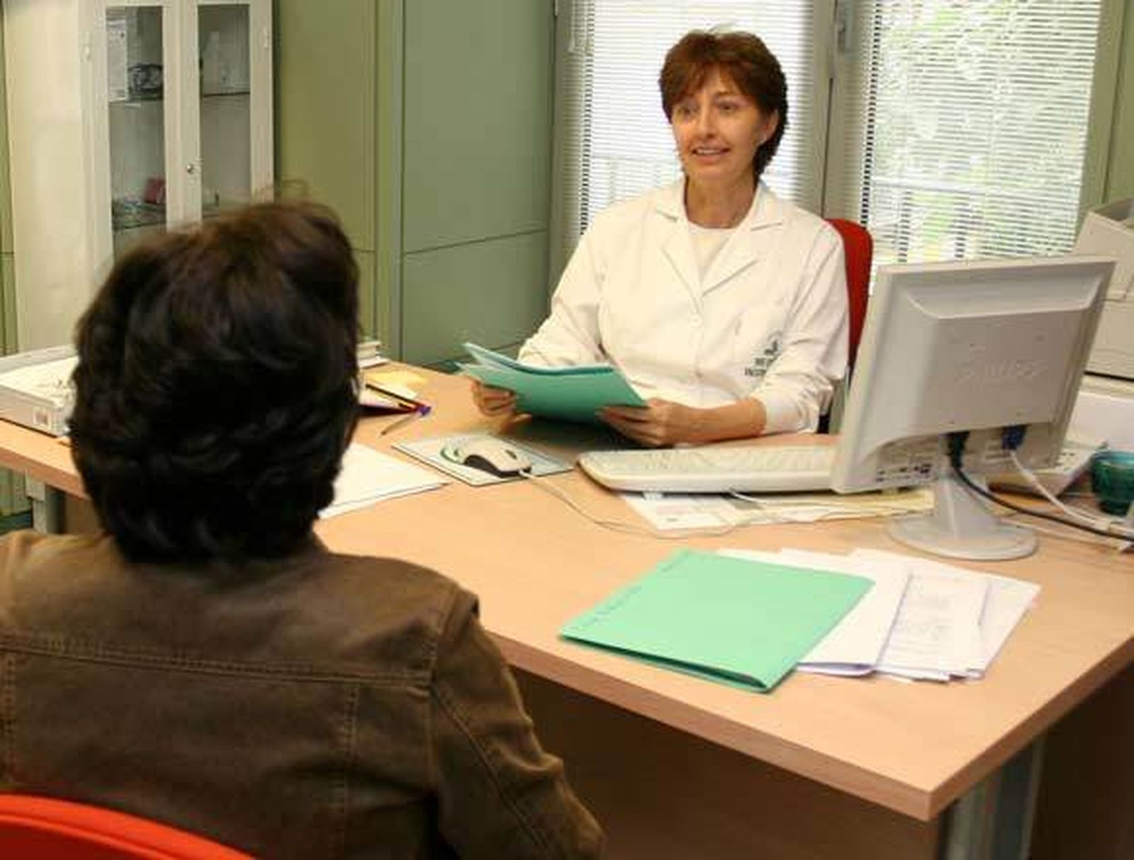 Sólo tres de cada diez andaluces se acogen a la baja laboral debido a un dolor